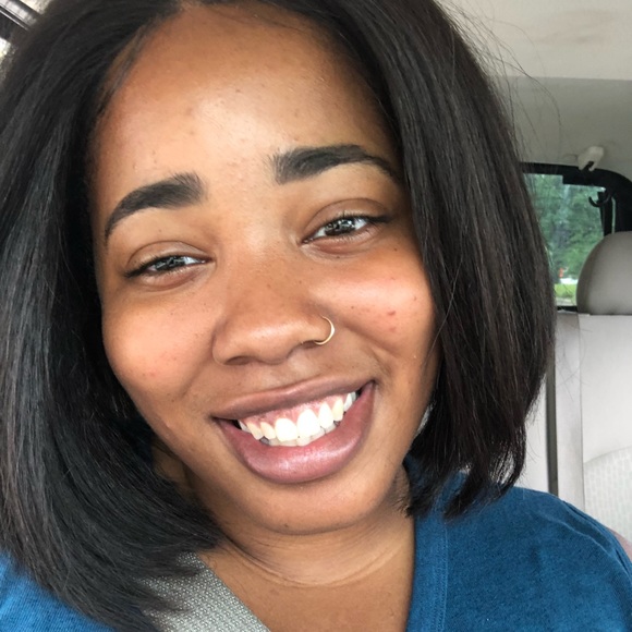 Meet your Posher, Breanna - Picture 1 of 1